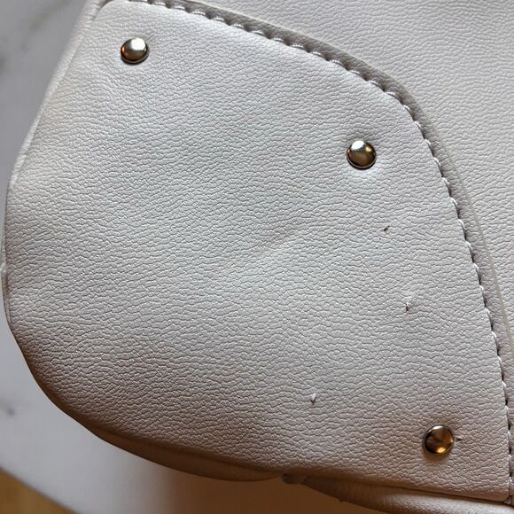 NWT Steve Madden Blisa Moto Shoulder Bag Cream Bone Logo MSRP $88 Small Flaw - Picture 4 of 16